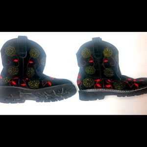 Roper size 7 embroidered black and floral design ankle length boots